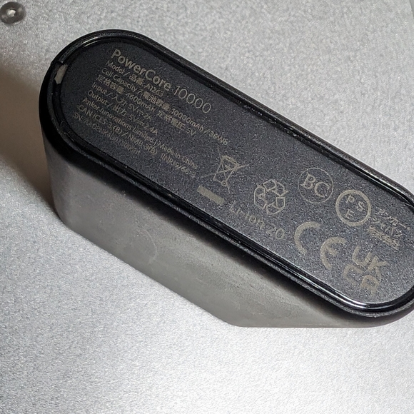 Anker PowerCore 10000 Mobile Charger - Picture 3 of 4